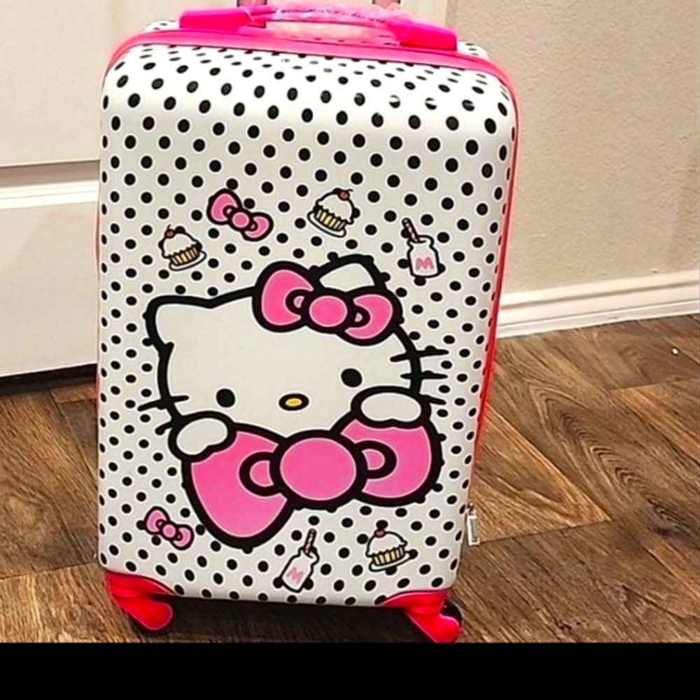 COPY - Hello Kitty Luggage